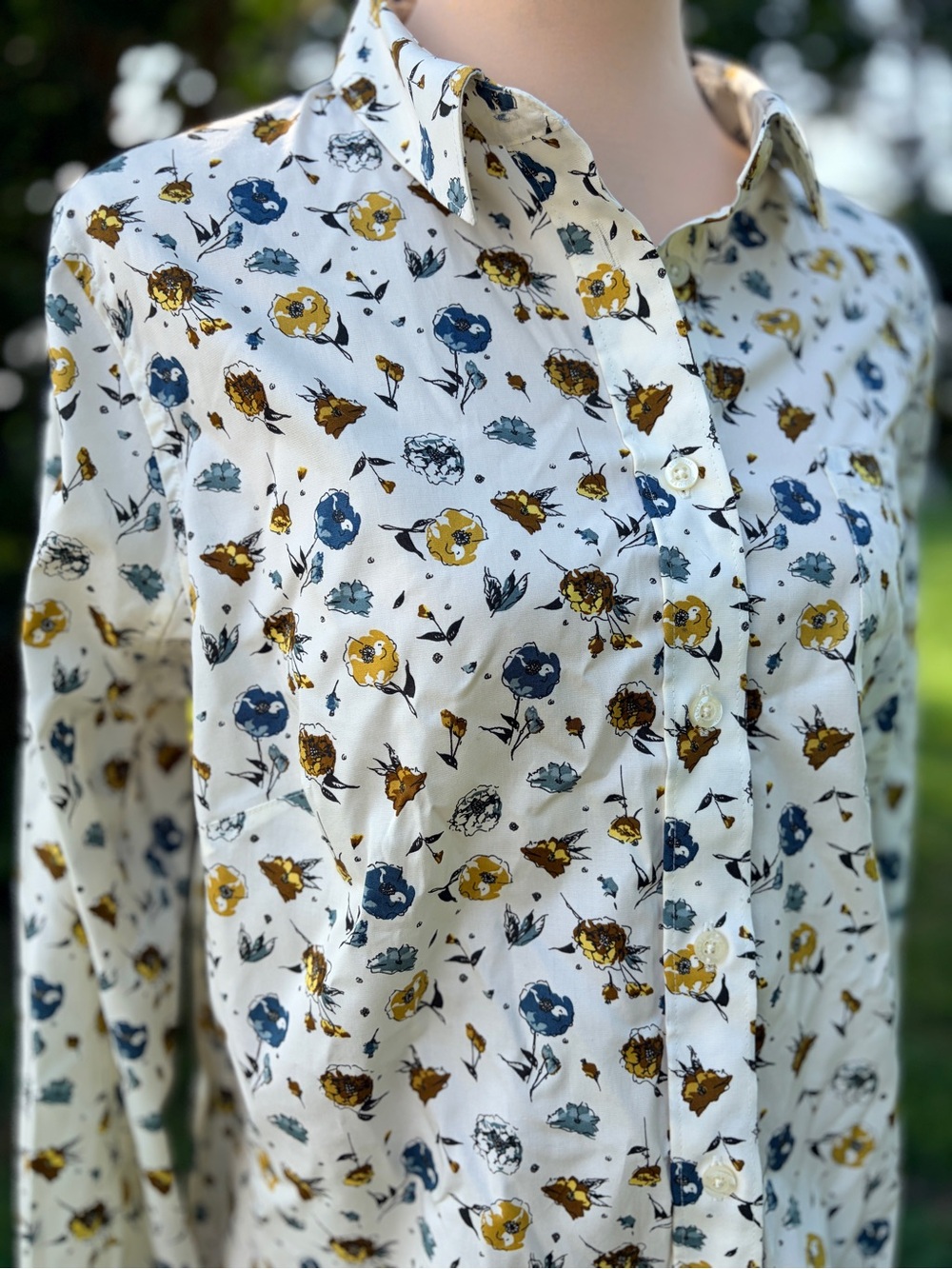 Duluth Trading Large Floral Button-Up Blouse Cream, Long Sleeve Woman’s Fall